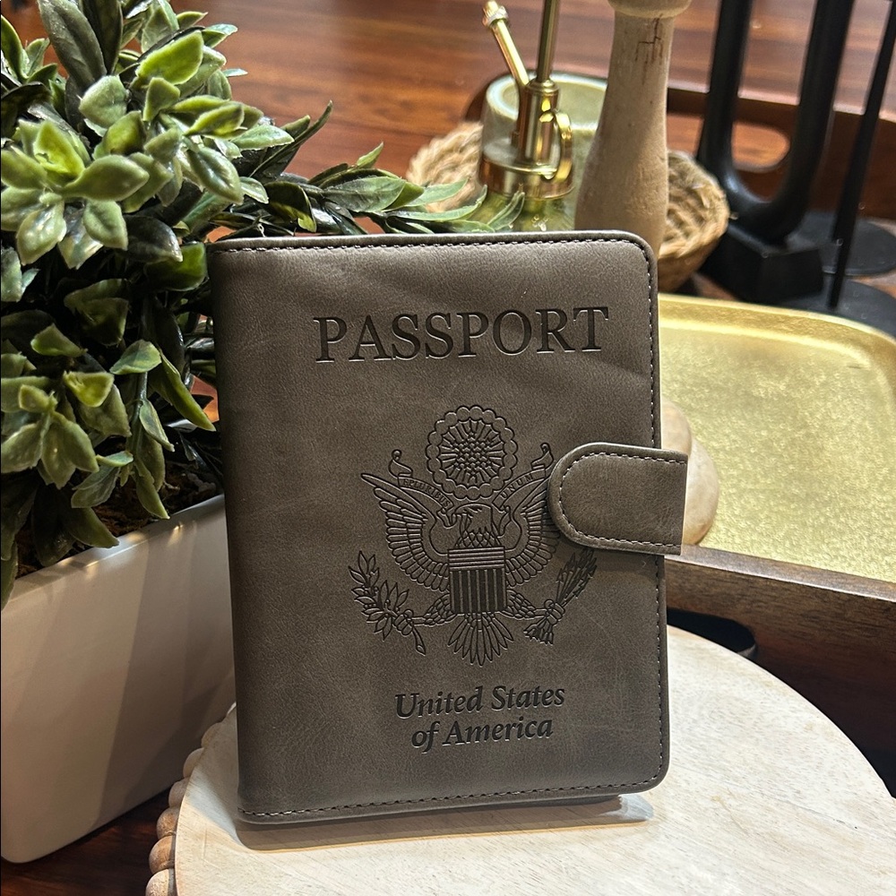 Gray United States of America Passport Holder - Picture 1 of 5